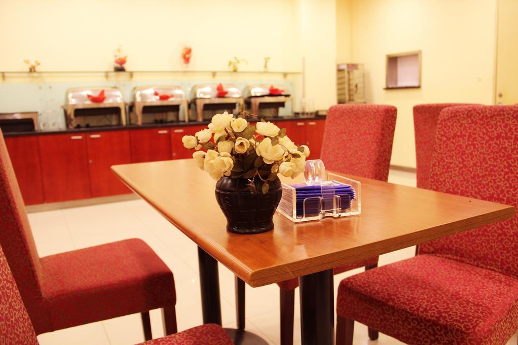 Hanting Hotel Ningbo Tian Yi Square Newbranch Exterior photo